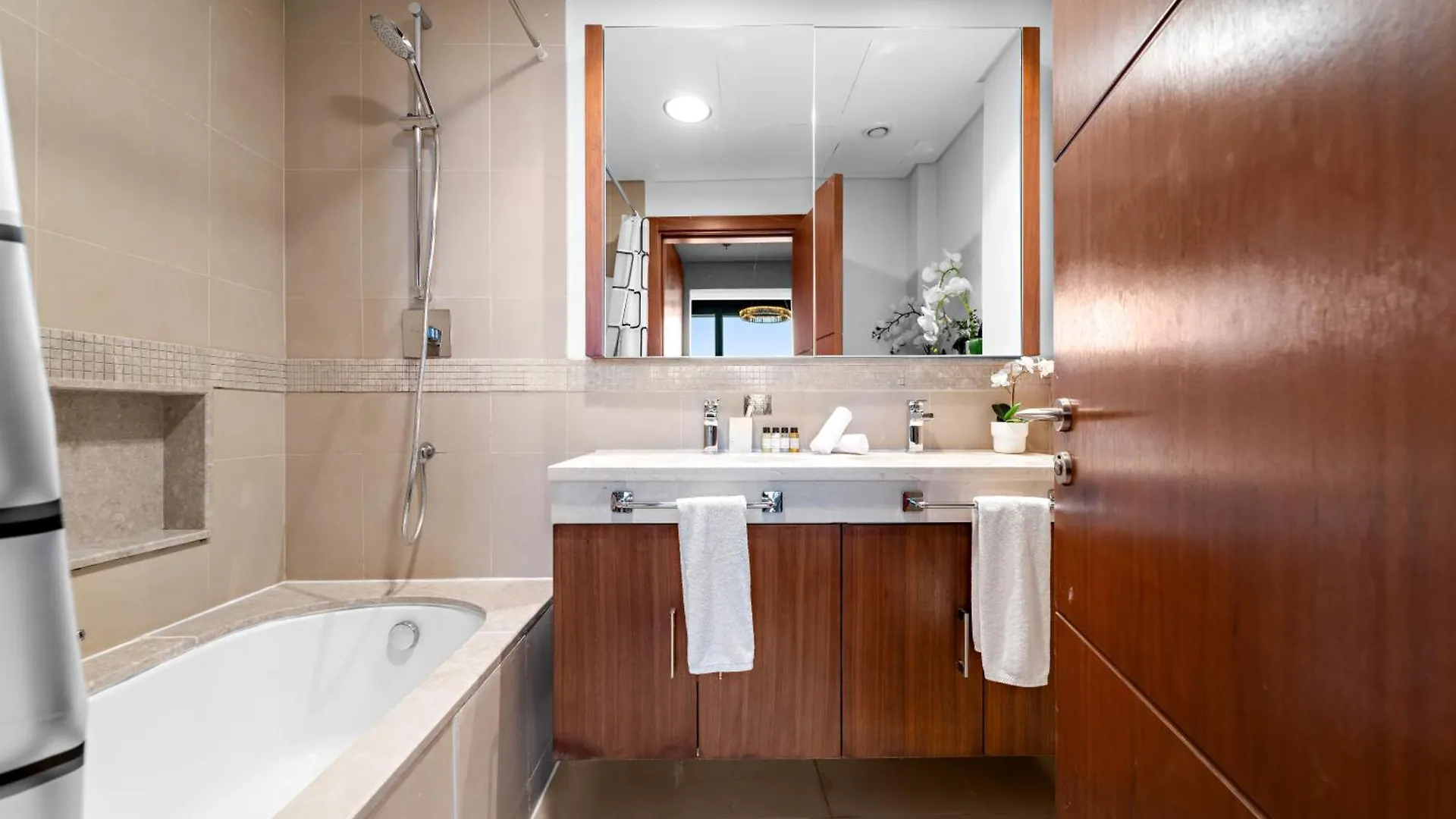 First Class 3Br With Full Burj Khalifa And Fountain View 迪拜 阿拉伯联合酋长国